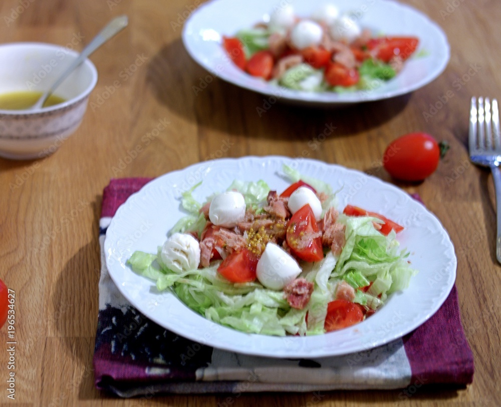 Fresh salad with tuna and mozzarella