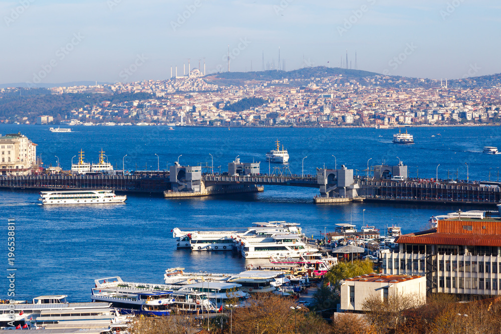 Obraz premium Cityscape of Historical Center Istanbul Golden Horn