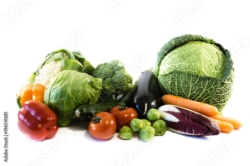 Gesunde Ernährung Gemüse isoliert freigestellt auf weißen Hintergrund, Freisteller photo