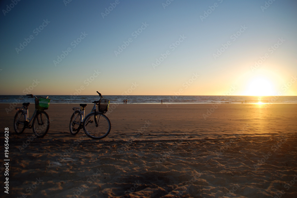 Fototapeta premium BICICLETAS EN LA PLAYA
