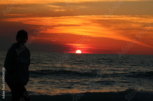 mer coucher soleil orange ete