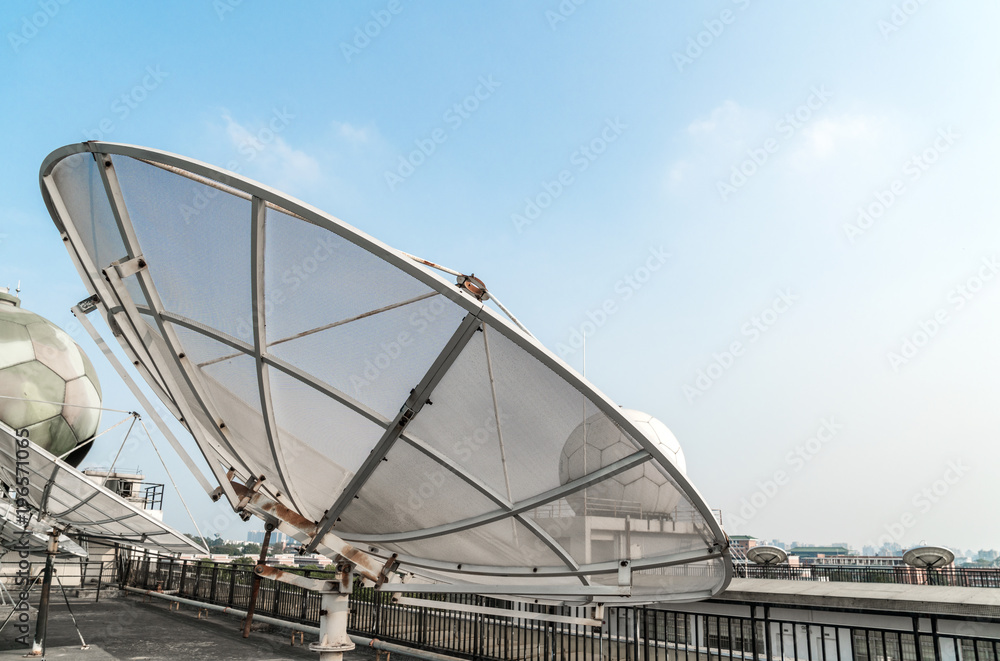 The weather station is on the roof The weather station is on the roof