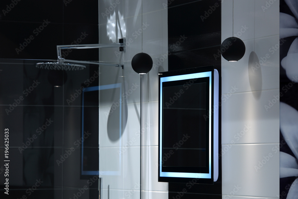 Piękna nowoczesna łazienka z kabiną prysznicową i lustrem. - obrazy, fototapety, plakaty 