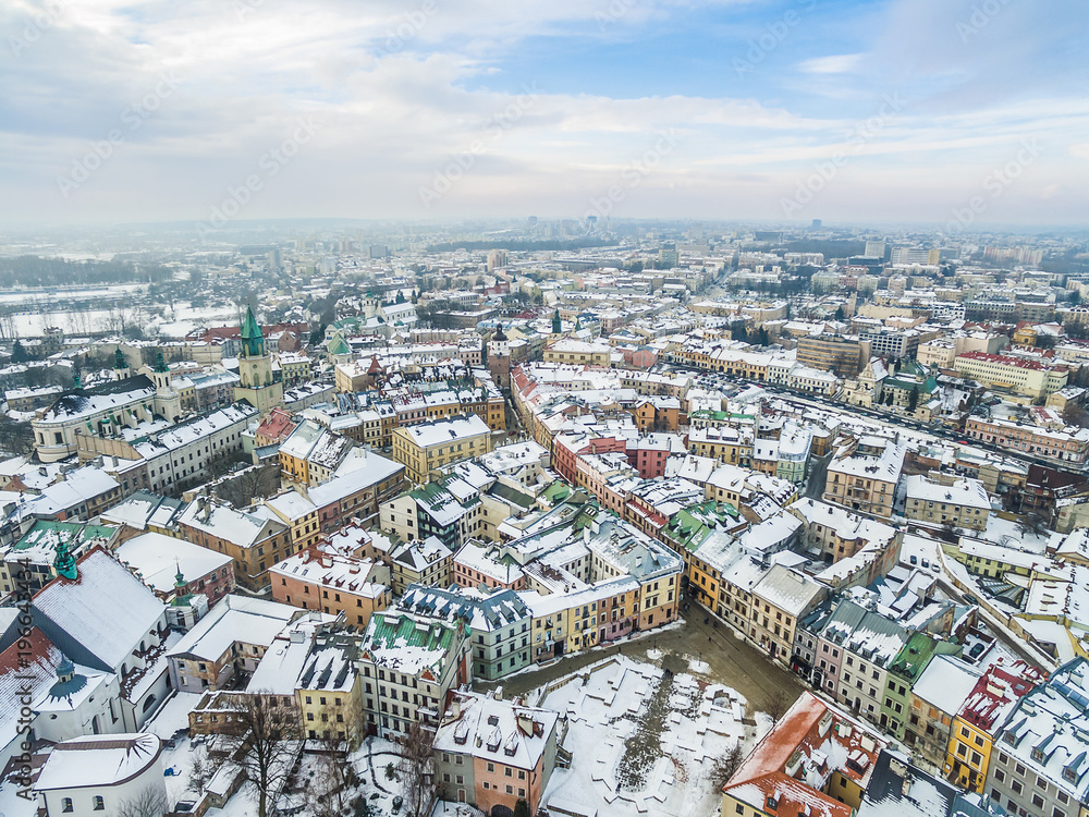 Zimowy krajobraz Lublina - Plac Po Farze, ulica Grodzka. Lublin - stare miasto z lotu ptaka. 