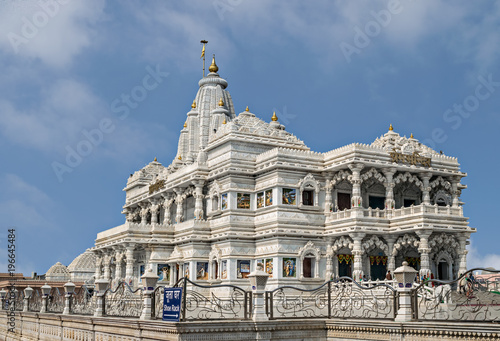 Fotografie Prem Mandir temple in Mathura, India.