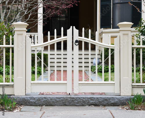 Obraz na plátně Elegant Wooden Gate