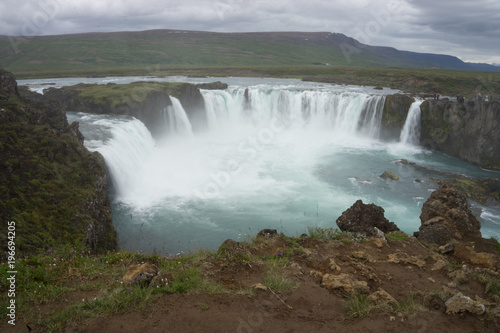 Landschaft rund um den Go  afoss - Wasserfall in Nord-Island