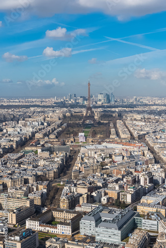 Paris, panorama of the Eiffel tower and la Defense in background, view from the Montparnasse tower    © Pascale Gueret