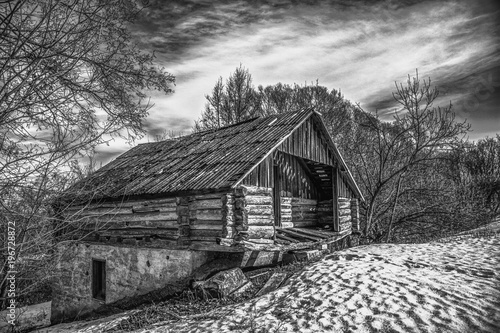 Old barn © GUENNADI