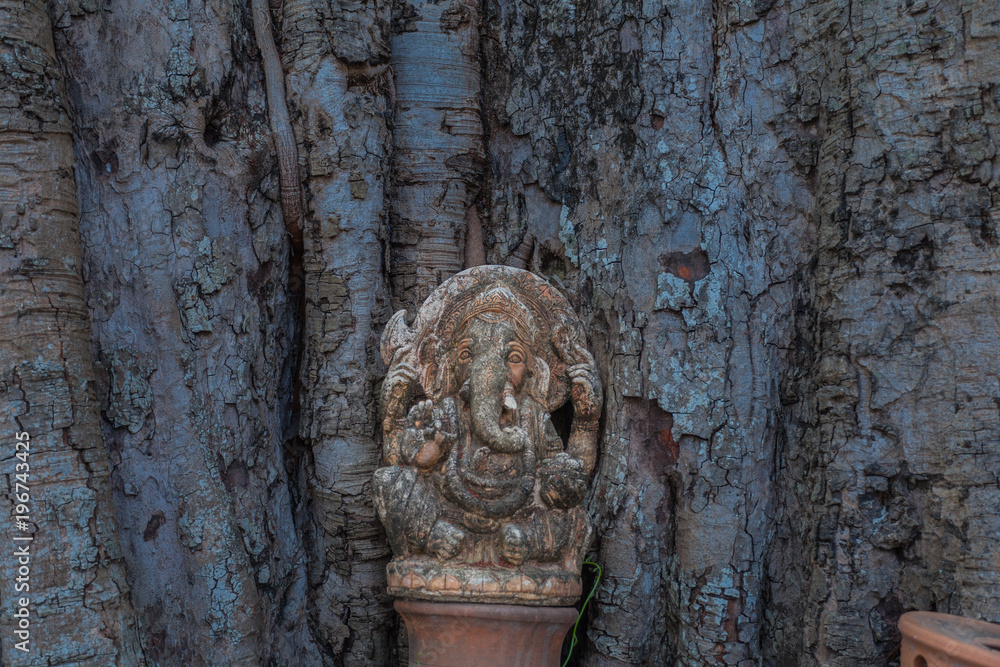 most important temples is the Wat Chedi Luang located in the ancient walled part of Chiang Mai city