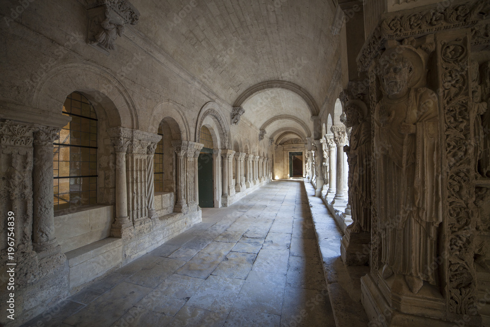Francia, Arles. Il chiostro della Cattedrale.