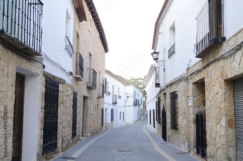 Fototapeta Naklejka Na Ścianę i Meble -  Street in  in Belmonte, Spain