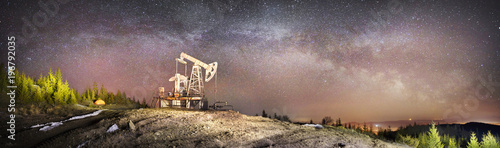 Obraz na płótnie Oil pump and stars w salonie