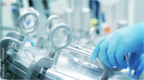 Opening a Liquid Nitrogen Tank in the Lab