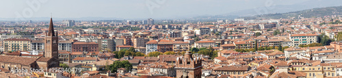 Fototapeta Naklejka Na Ścianę i Meble -  historic cityscape of Verona / View of the rooftops of the old town of Verona  in Italy