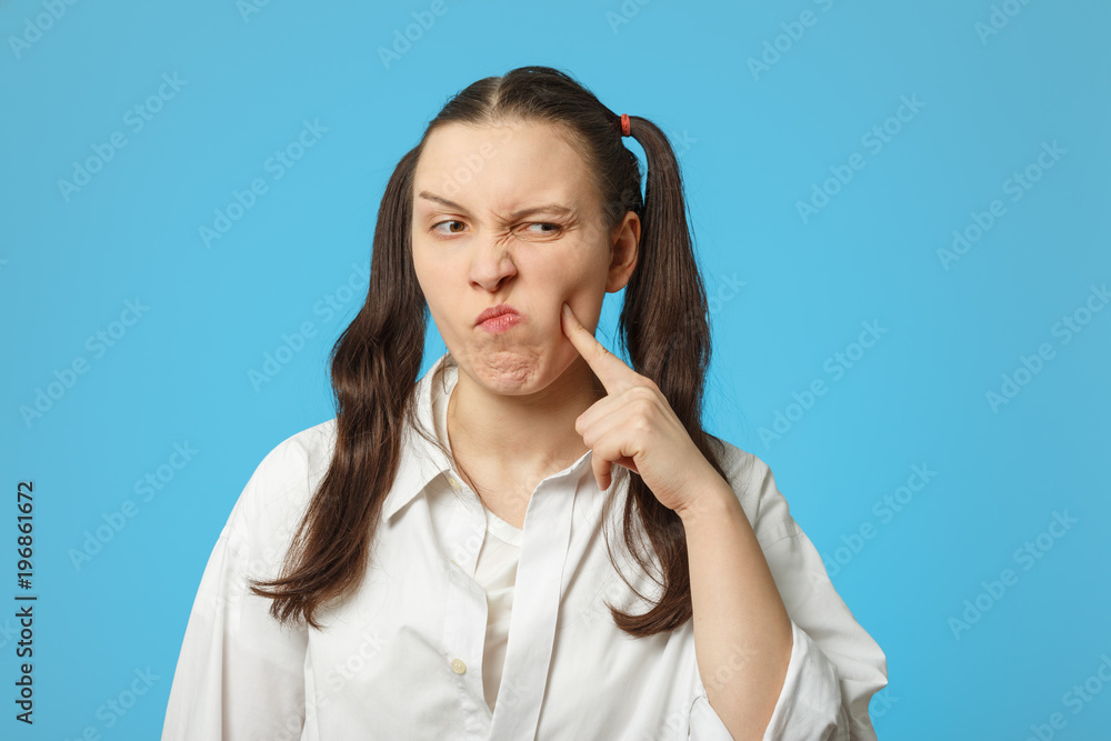 woman with toothache