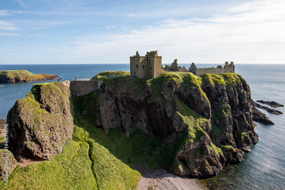 Fototapeta premium Dunnottar Castle is a ruined medieval fortress located upon a rocky headland on the north-east coast of Scotland