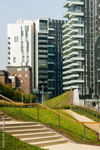 Porta Nuova District, Milan, Italy © creedline