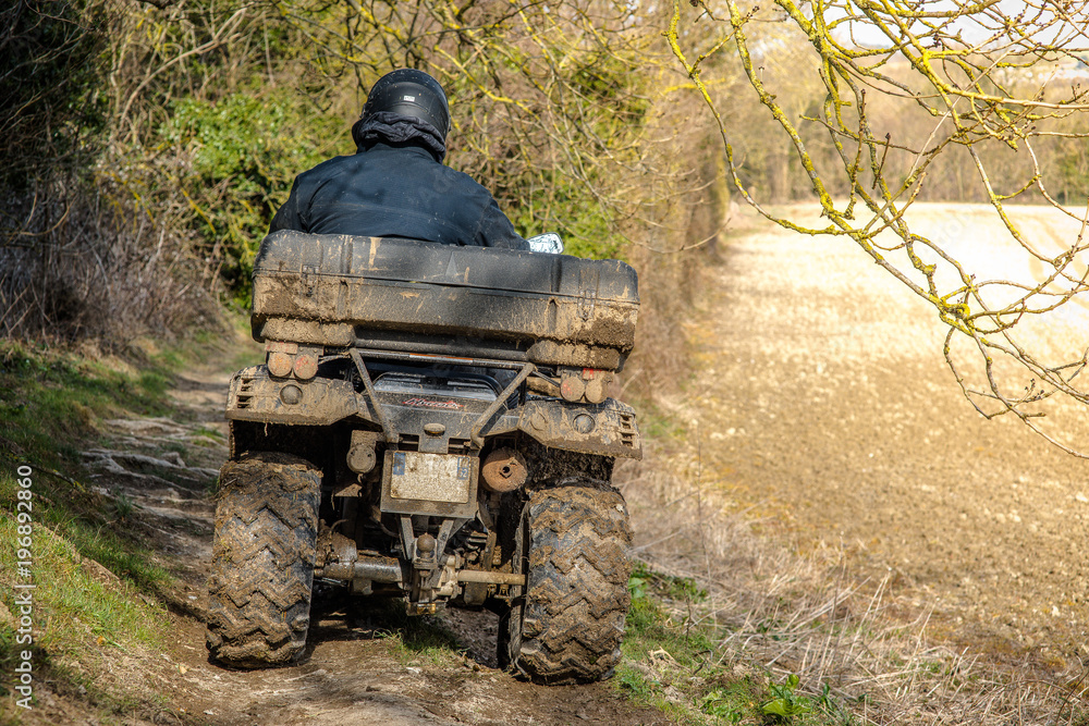 Fototapeta premium Passage difficile pour les quads