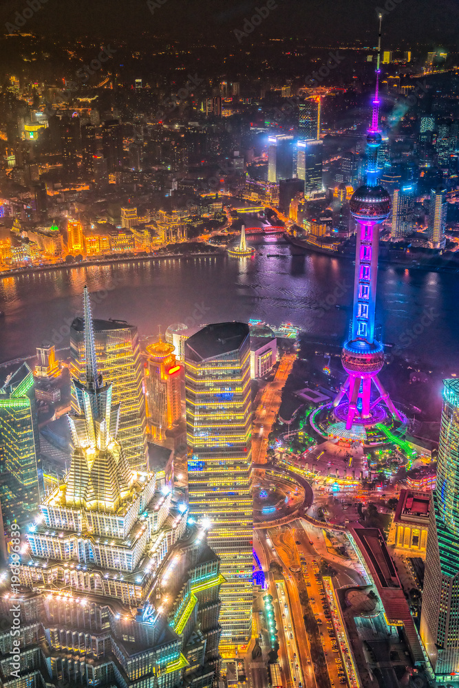 Fototapeta premium Szanghaj, widok z lotu ptaka w nocy. Chiny.