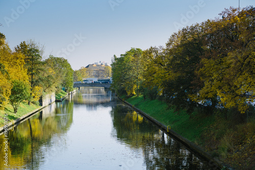 Brücke am Weigandufer und Landwehrkanal in Berlin Neukölln