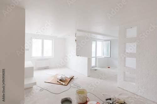 Repairs in the apartment wallpapering in the room