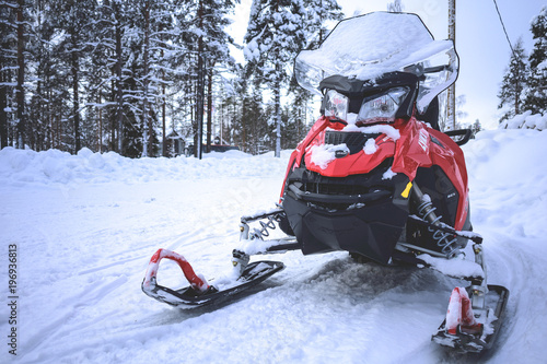 Tableau sur toile snowmobile in Lapland, Finlnad