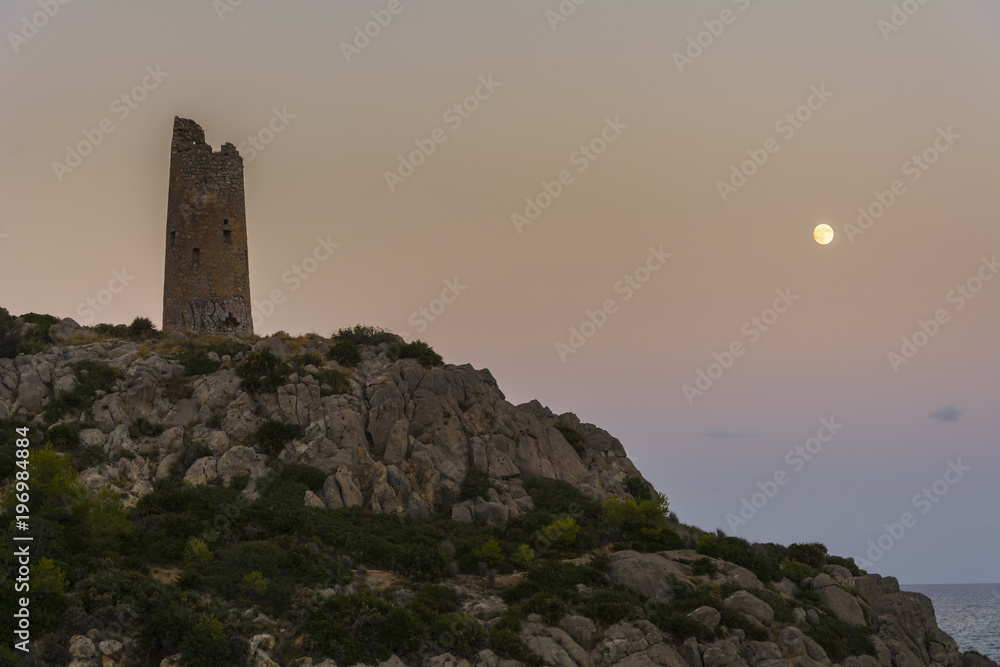 Torre de La Colomera a la luz de la luna. Oropesa. Castellón. España