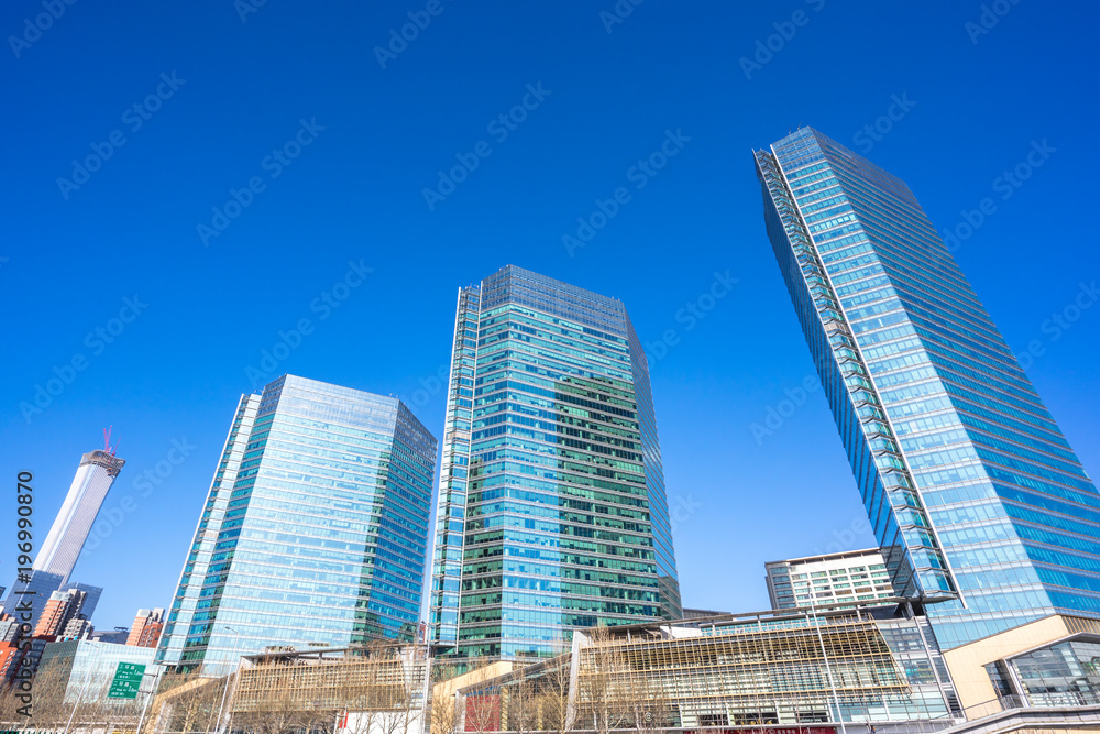 Fototapeta premium modern office building in urban