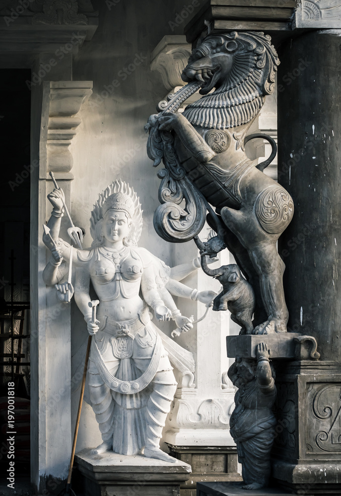 Naklejka premium Le temple en travaux - Île Maurice