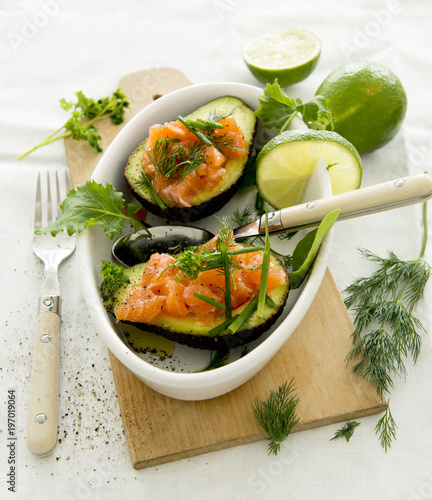 Gericht Avocados mit Lachs photo