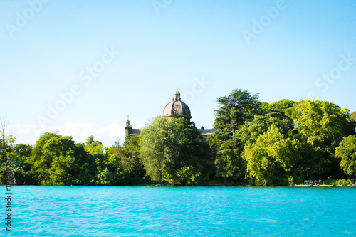 isola bisentina e cupola del vignola nel lago di bolsena in italia