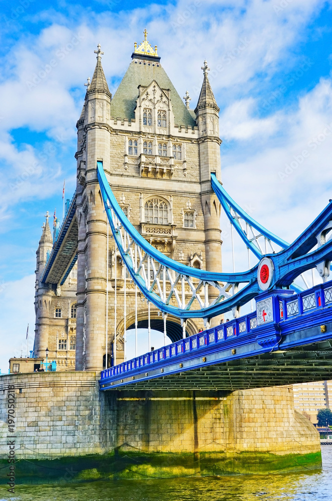 Obraz premium View of Tower Bridge in London on a sunny day