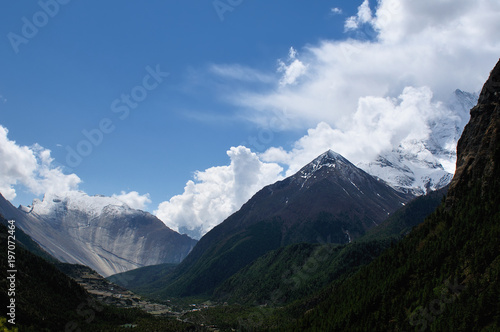 Nepal Himalaya mountains trek