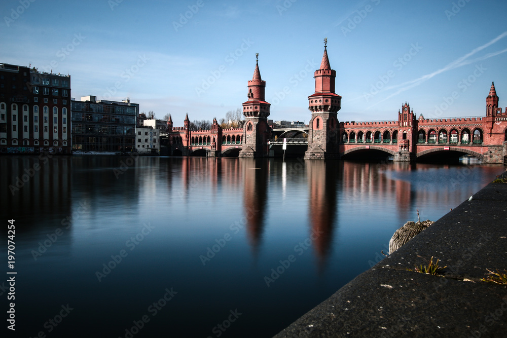 Obraz premium Berlin Panorama – Oberbaumbrücke Berlin