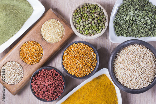 Different super foods organized as a collection on the table © Alexander Ruiz