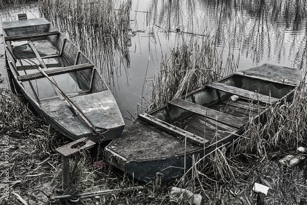 Naklejka premium wooden river boat