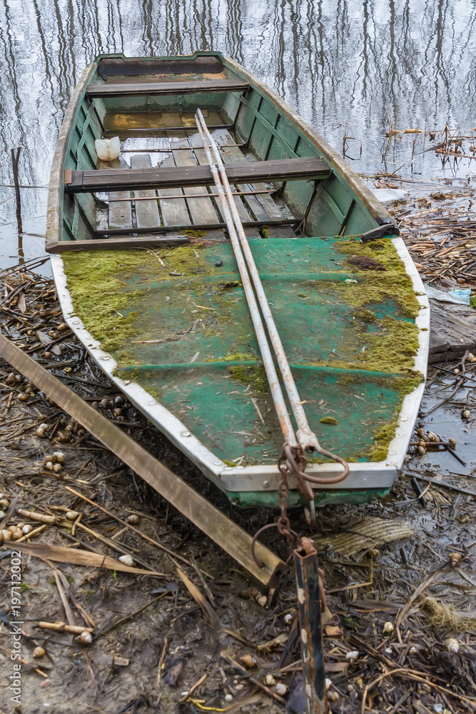 Naklejka premium wooden river boat