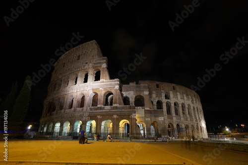 Wallpaper Mural 로마, Colosseo, 콜로세움, 야경 Torontodigital.ca