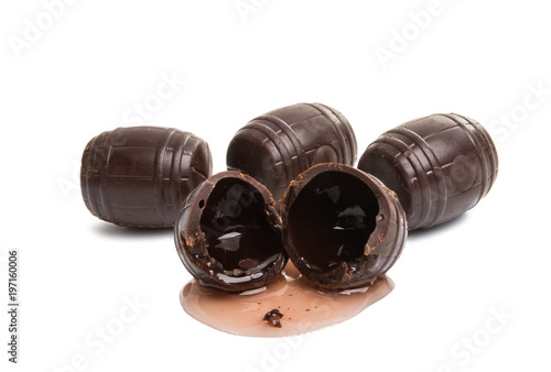 Foto chocolate candy with liqueur syrup