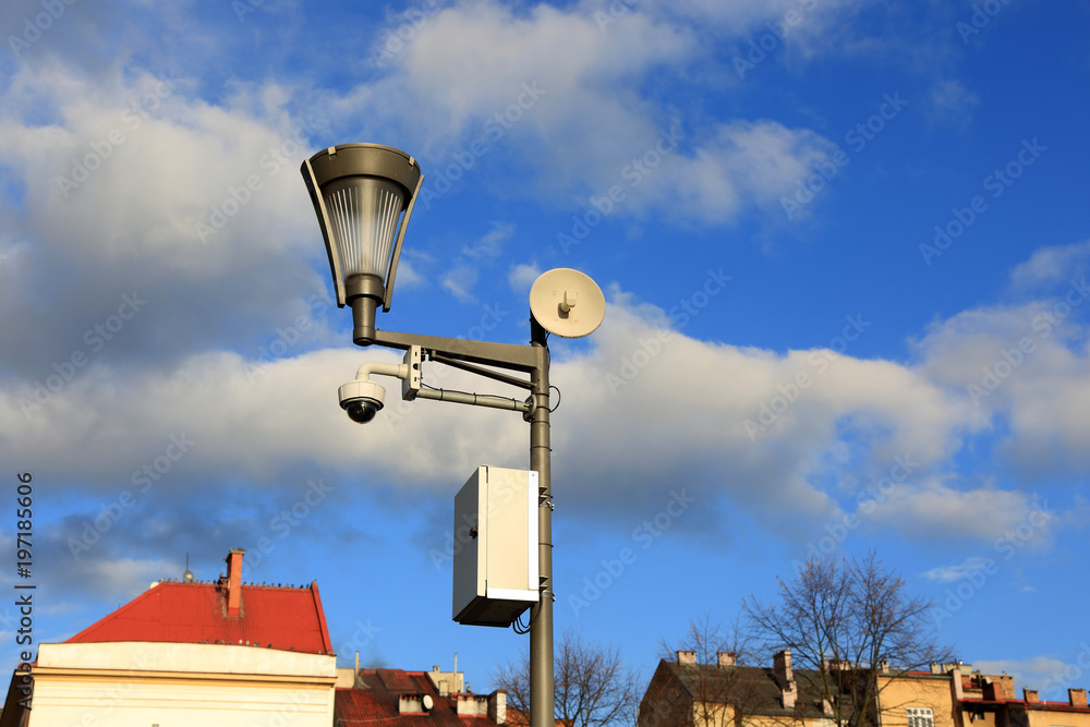 Monitoring, kamera i oświetlenie na granicy Polsko Czeskiej. - obrazy, fototapety, plakaty 