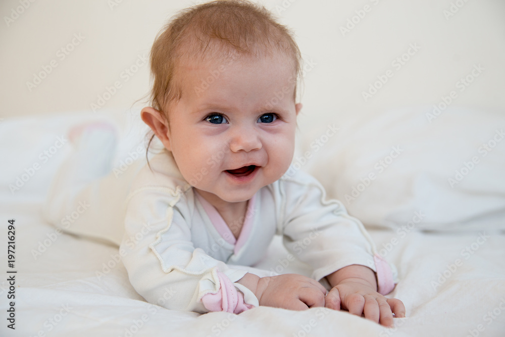 Newborn infant baby - obrazy, fototapety, plakaty 