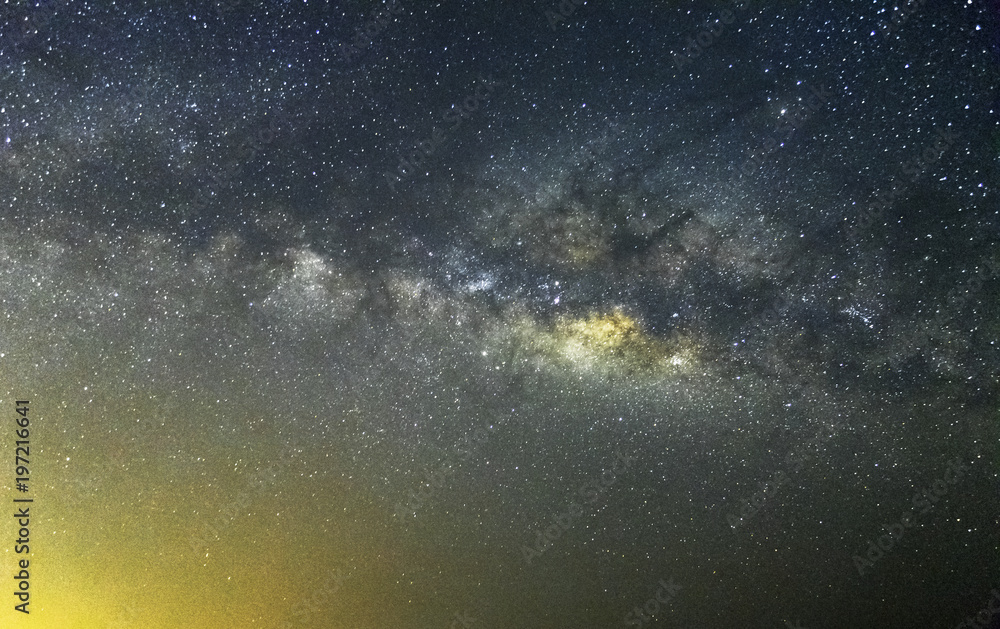 The beauty of the Milky Way in the universe is that many constellations and dust of stars.