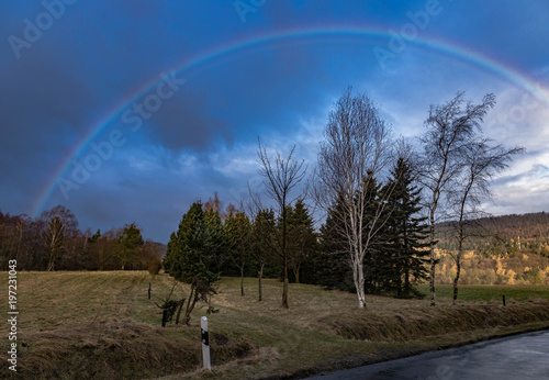 Regenbogen im Frühling