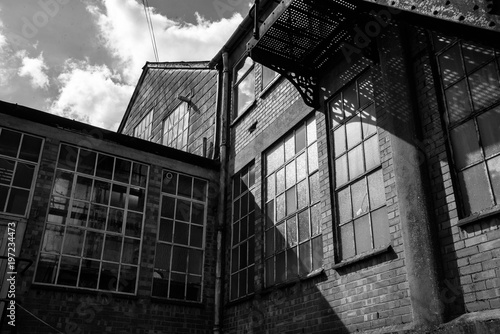 Φωτογραφία derelict building