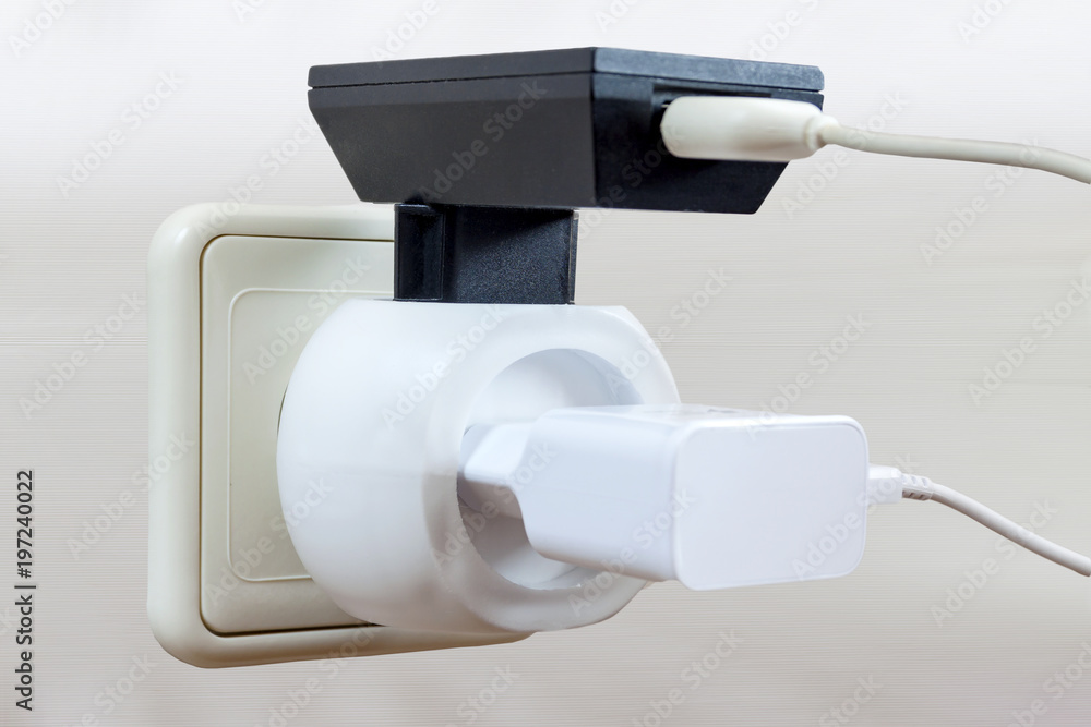 Two adapters with USB wires are included in the outlet Two adapters with USB wires are included in the outlet