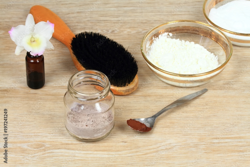 Homemade dry shampoo, cornstarch, baking soda, cocoa for brunette Stock  Photo | Adobe Stock