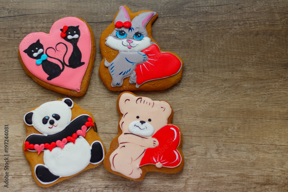 gingerbread with drawings of the beast with hearts for the feast of the holy valentine
