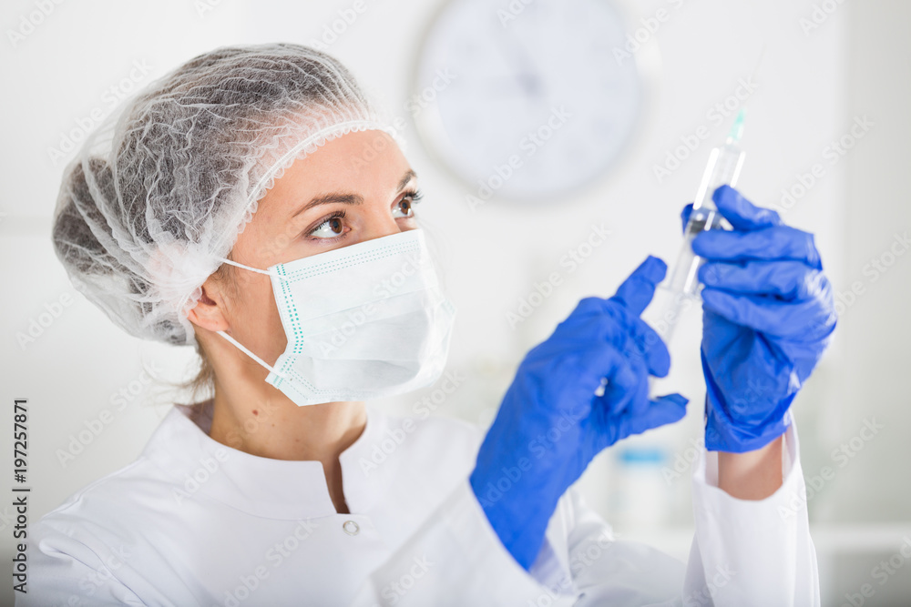 Naklejka premium Nurse making injection