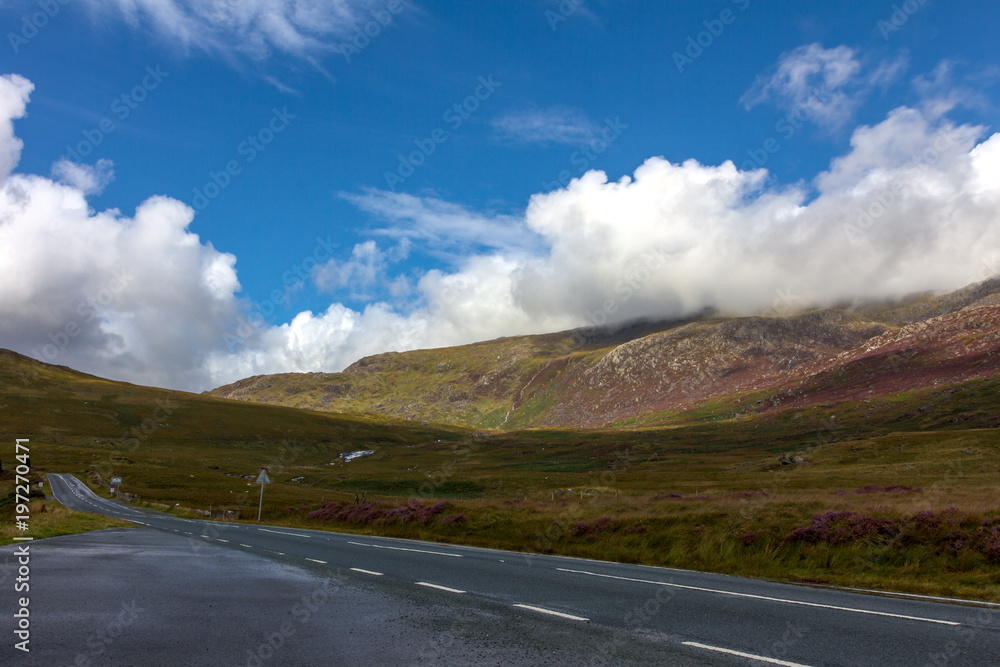 Fototapeta premium Mountain road